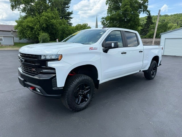 2020 Chevrolet Silverado 1500 LT Trail Boss in Summit White — front three-quarter view